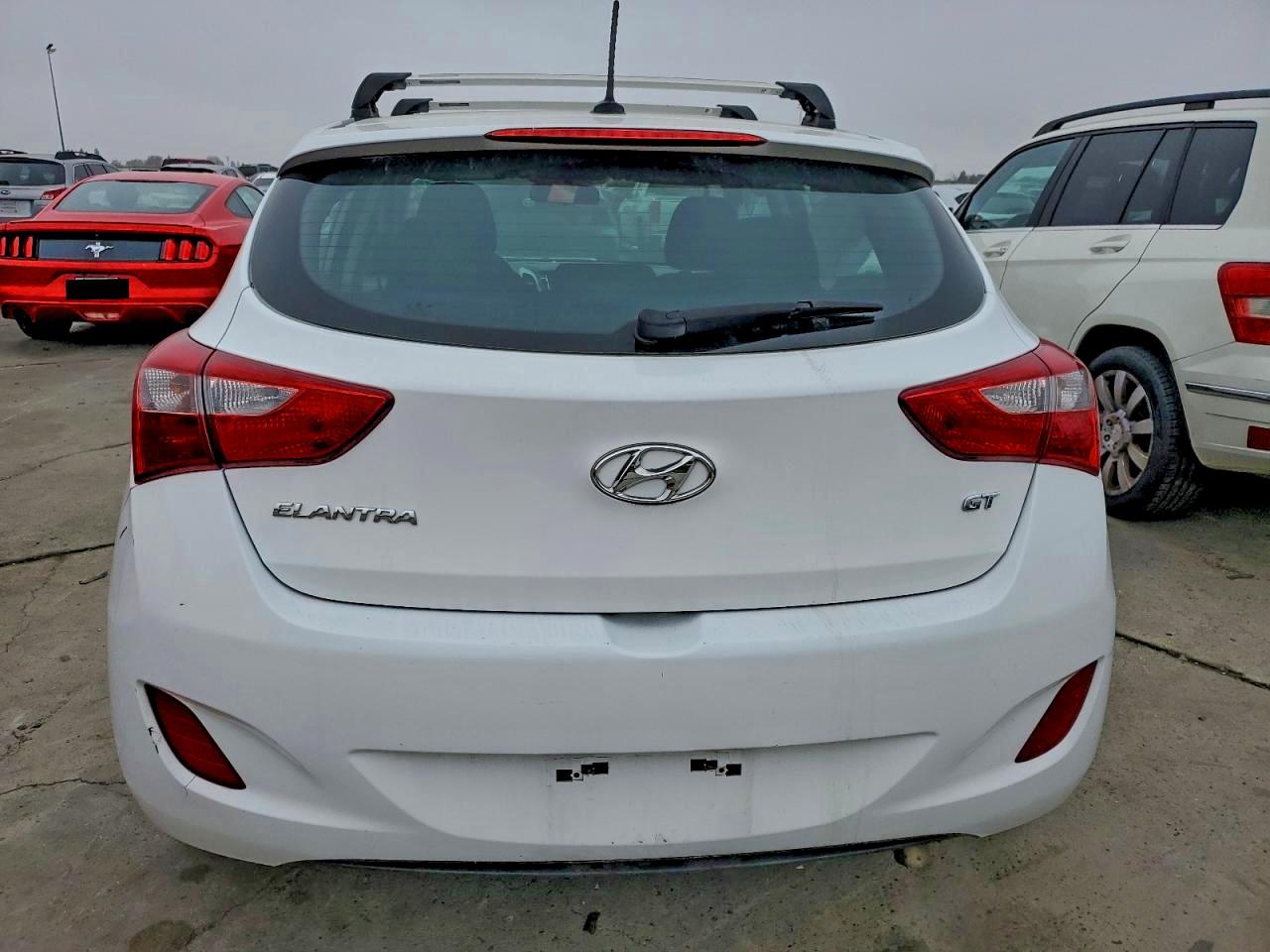2017 HYUNDAI ELANTRA GT photo 6