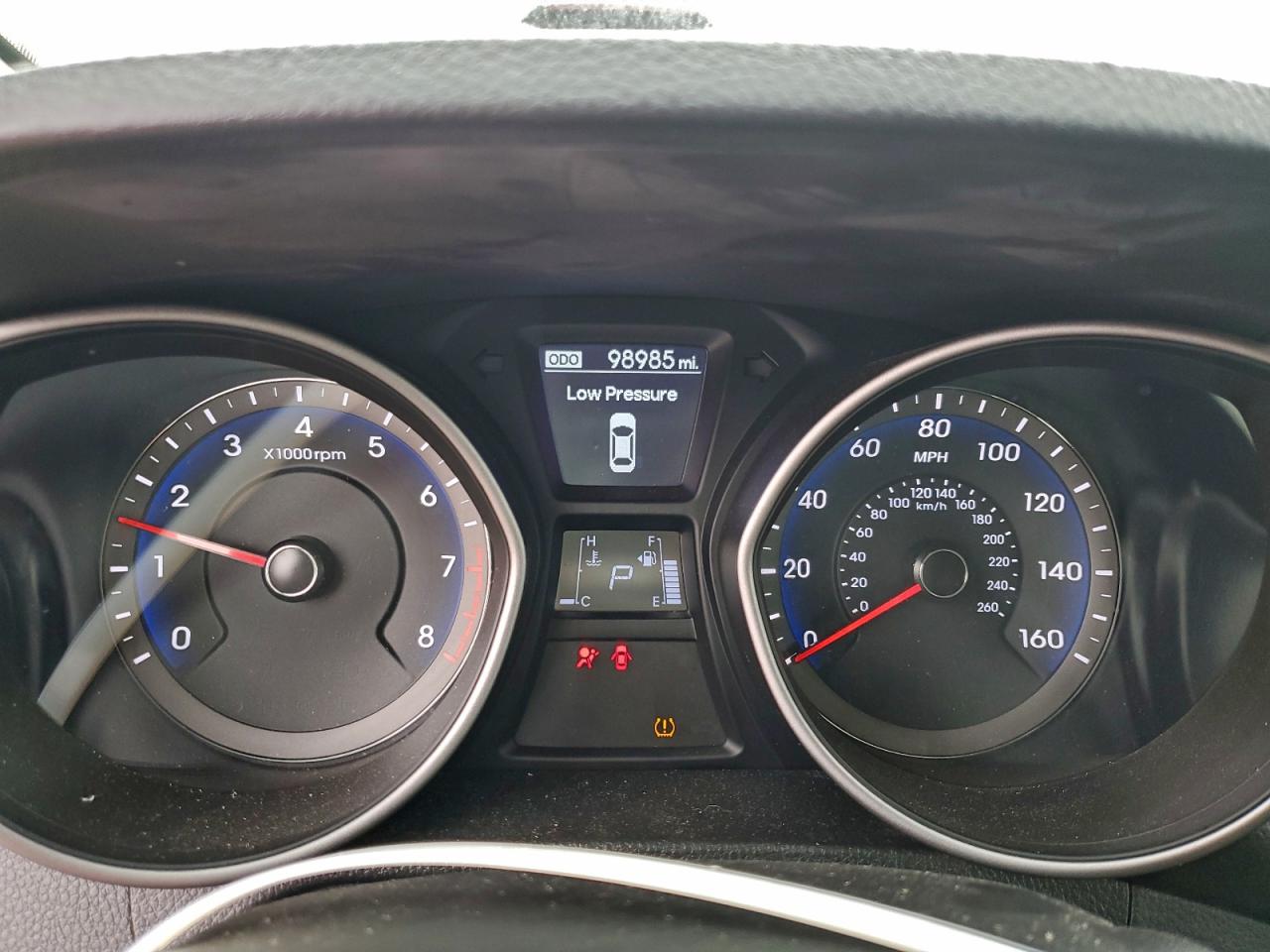2017 HYUNDAI ELANTRA GT photo 9