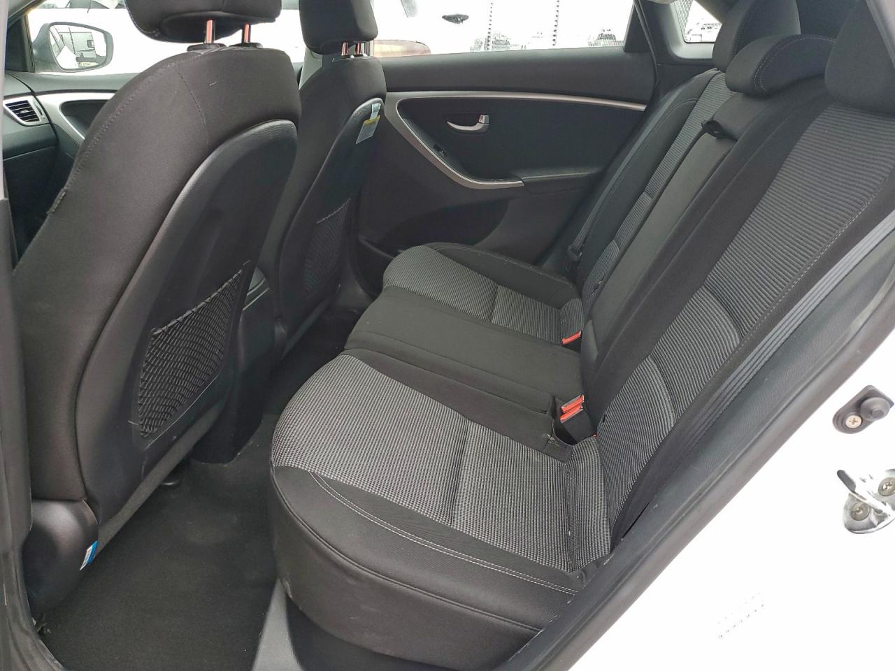 2017 HYUNDAI ELANTRA GT photo 10