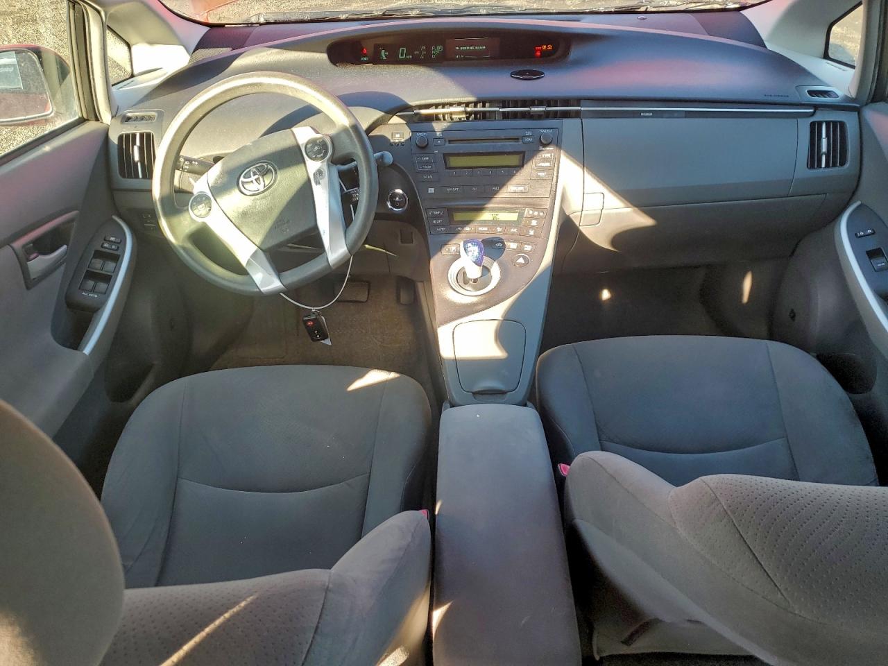 2010 TOYOTA PRIUS photo 8