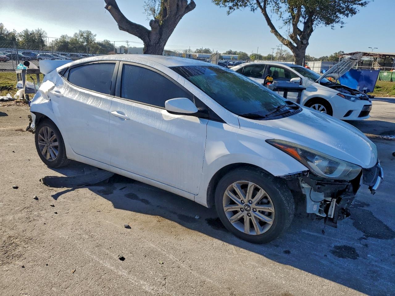 2016 HYUNDAI ELANTRA photo 4