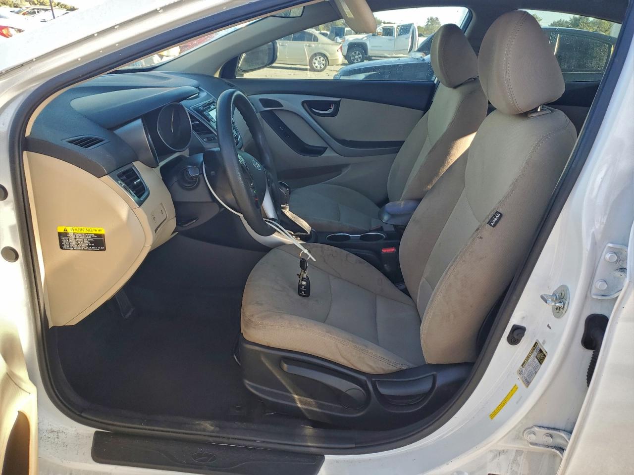 2016 HYUNDAI ELANTRA photo 7