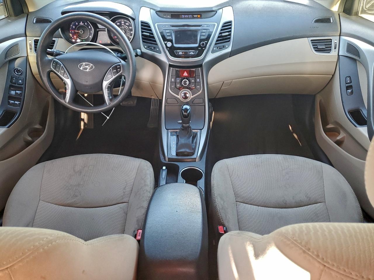 2016 HYUNDAI ELANTRA photo 8