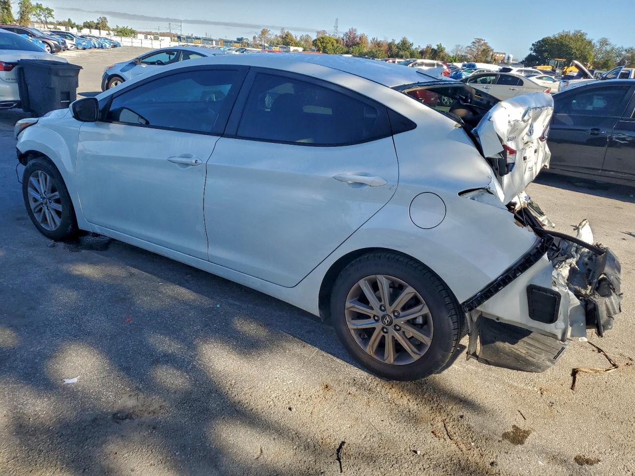 2016 HYUNDAI ELANTRA photo 2