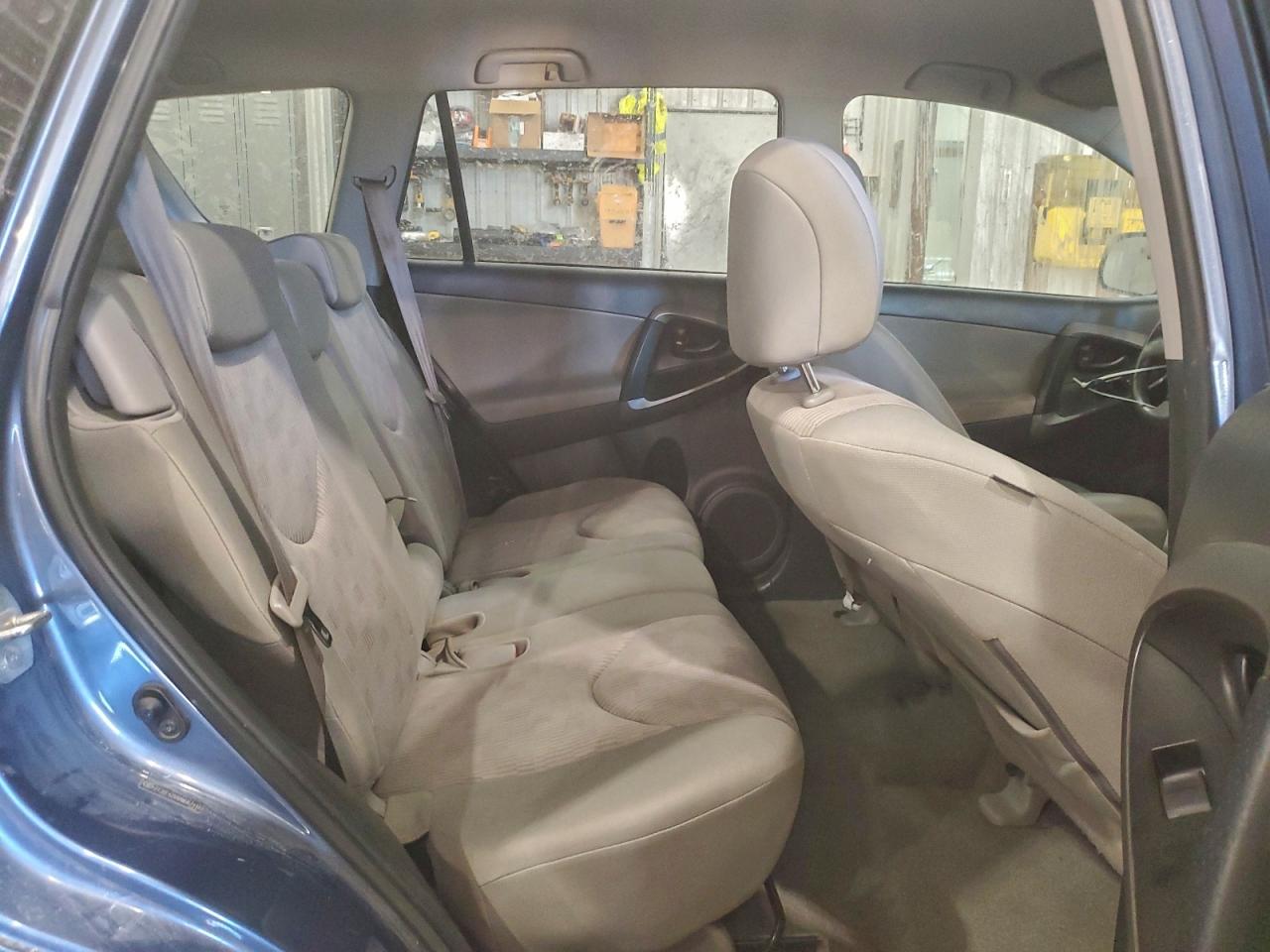 2010 TOYOTA RAV4 photo 10