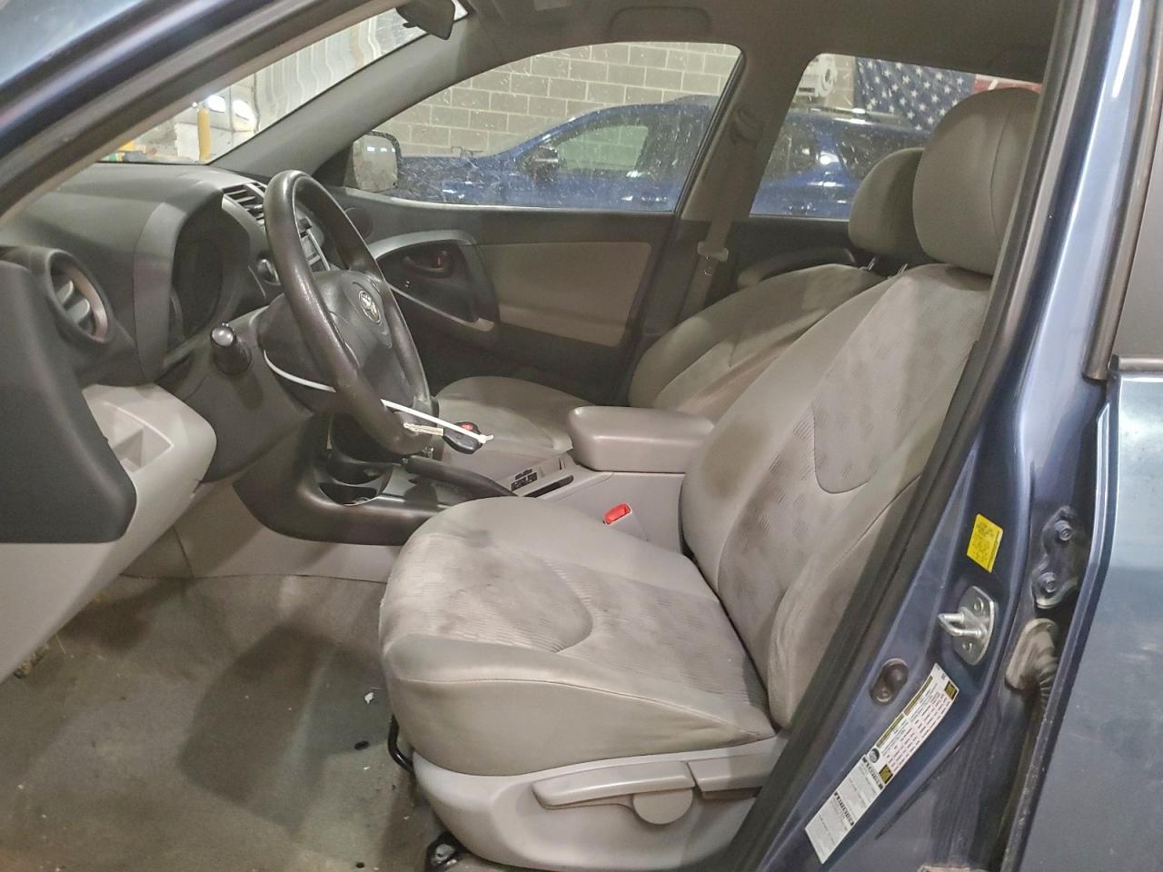 2010 TOYOTA RAV4 photo 7