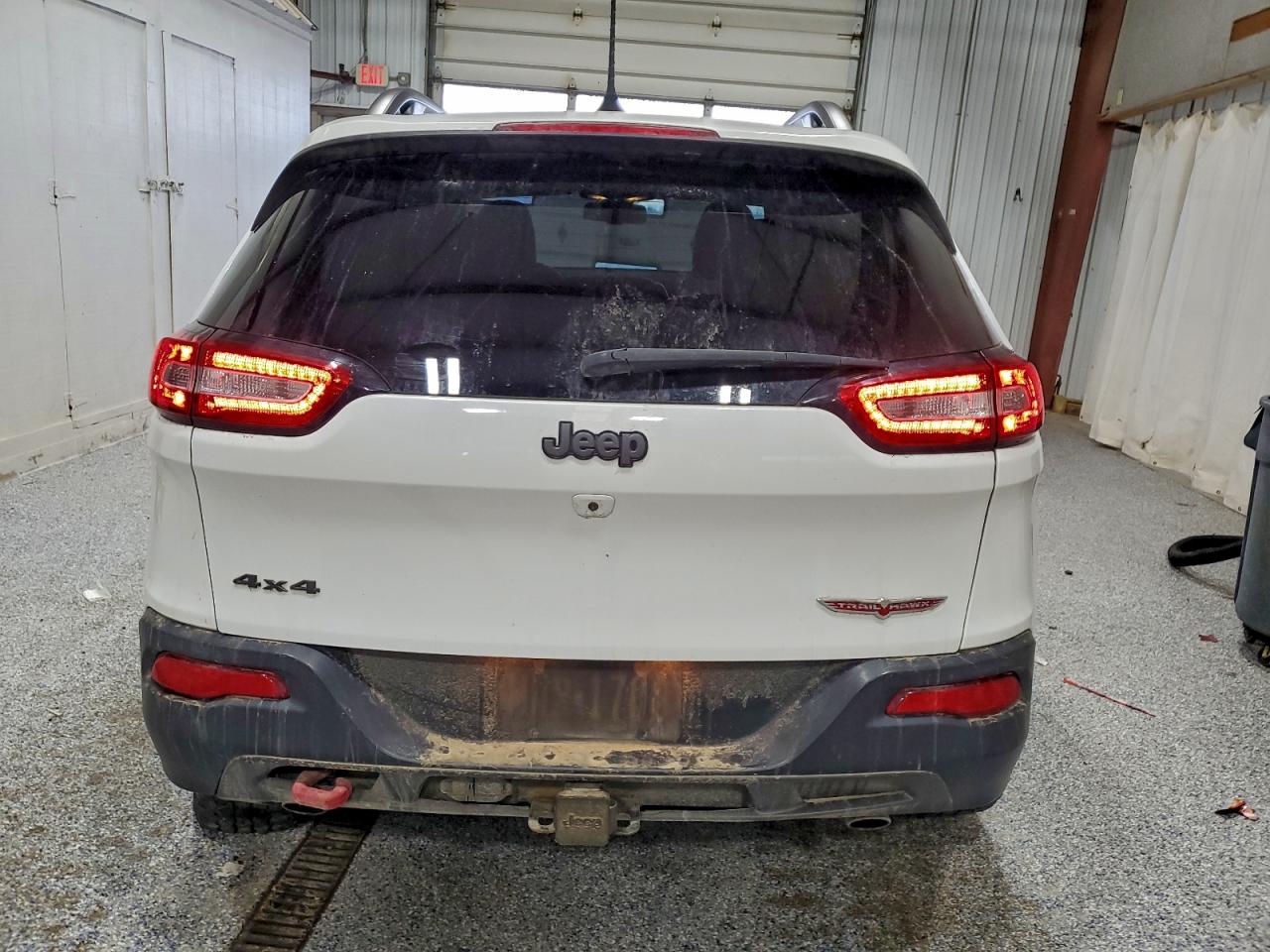 2017 JEEP CHEROKEE TRAILHAWK photo 6