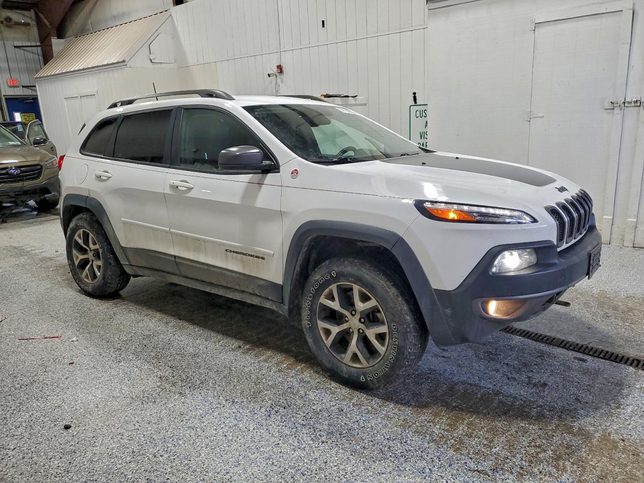 2017 JEEP CHEROKEE TRAILHAWK photo 4