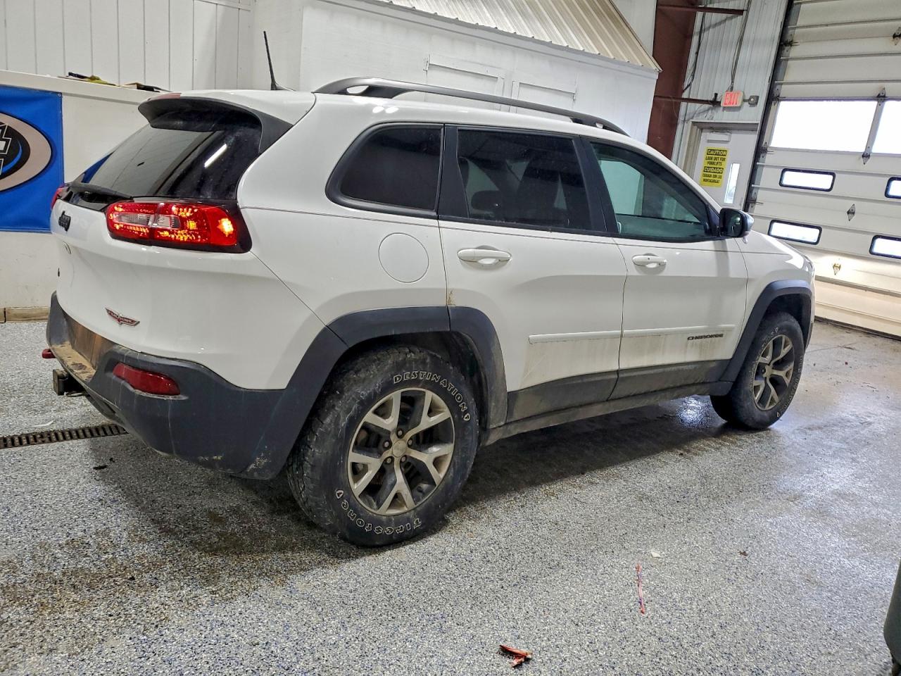 2017 JEEP CHEROKEE TRAILHAWK photo 3