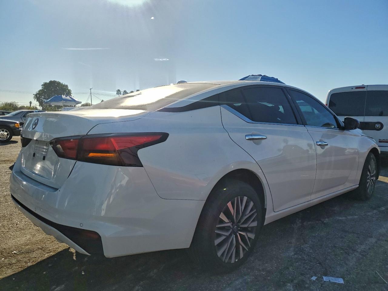 2025 NISSAN ALTIMA SV photo 5
