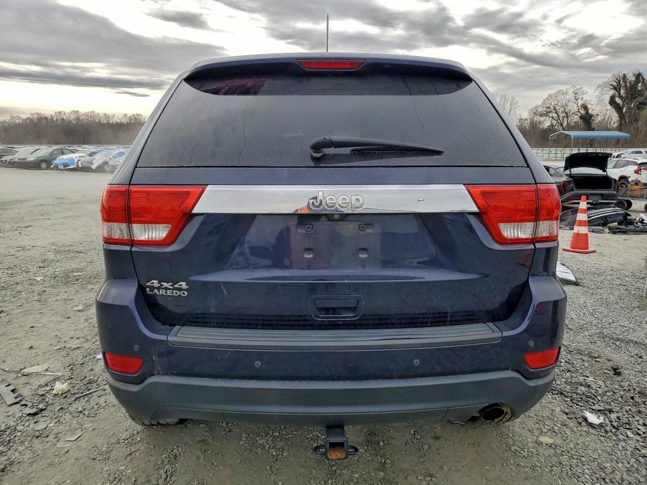 2012 JEEP GRAND CHEROKEE LAREDO photo 6