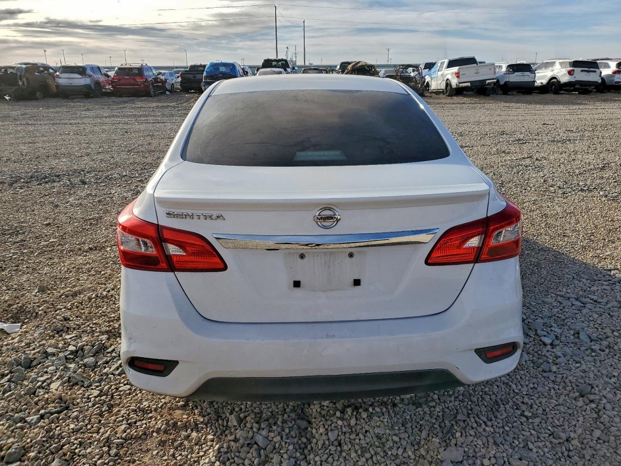 2019 NISSAN SENTRA S photo 6