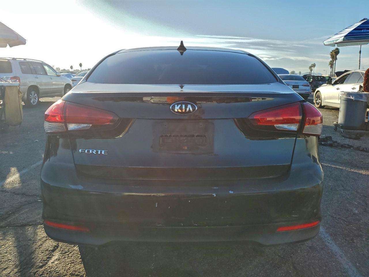 2017 KIA FORTE LX photo 6
