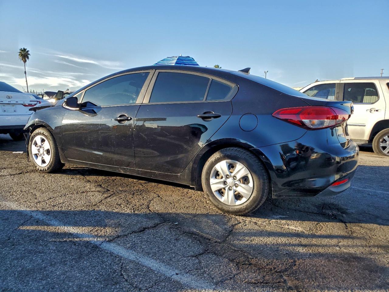 2017 KIA FORTE LX photo 2