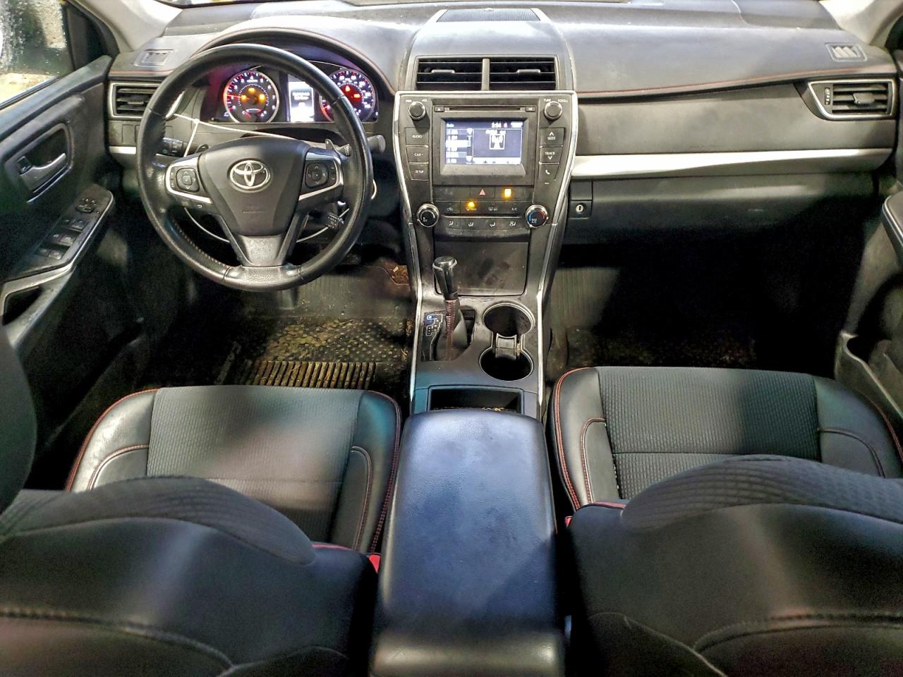 2017 TOYOTA CAMRY LE photo 8