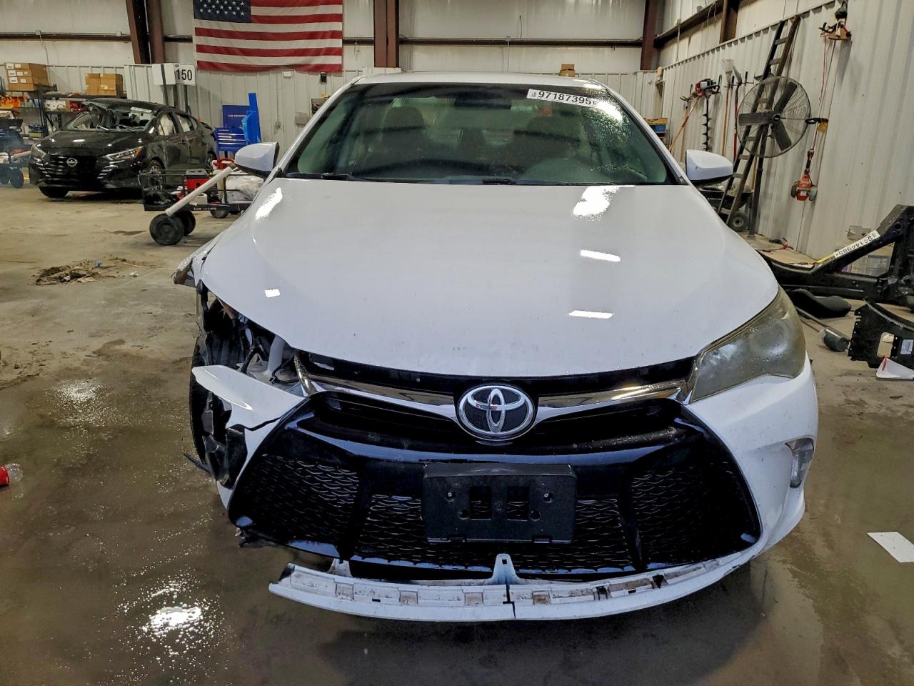 2017 TOYOTA CAMRY LE photo 5