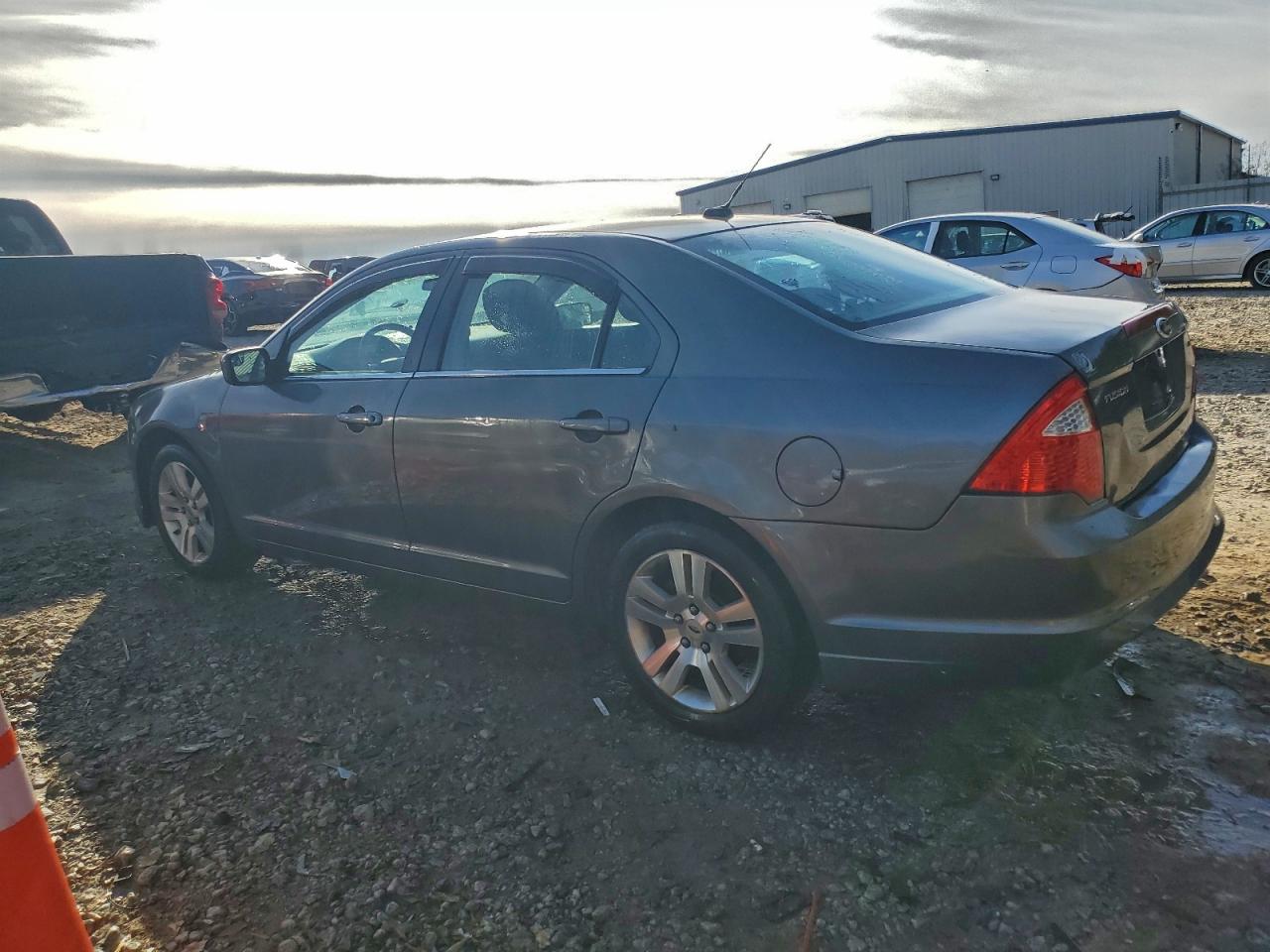 2011 FORD FUSION SE photo 2