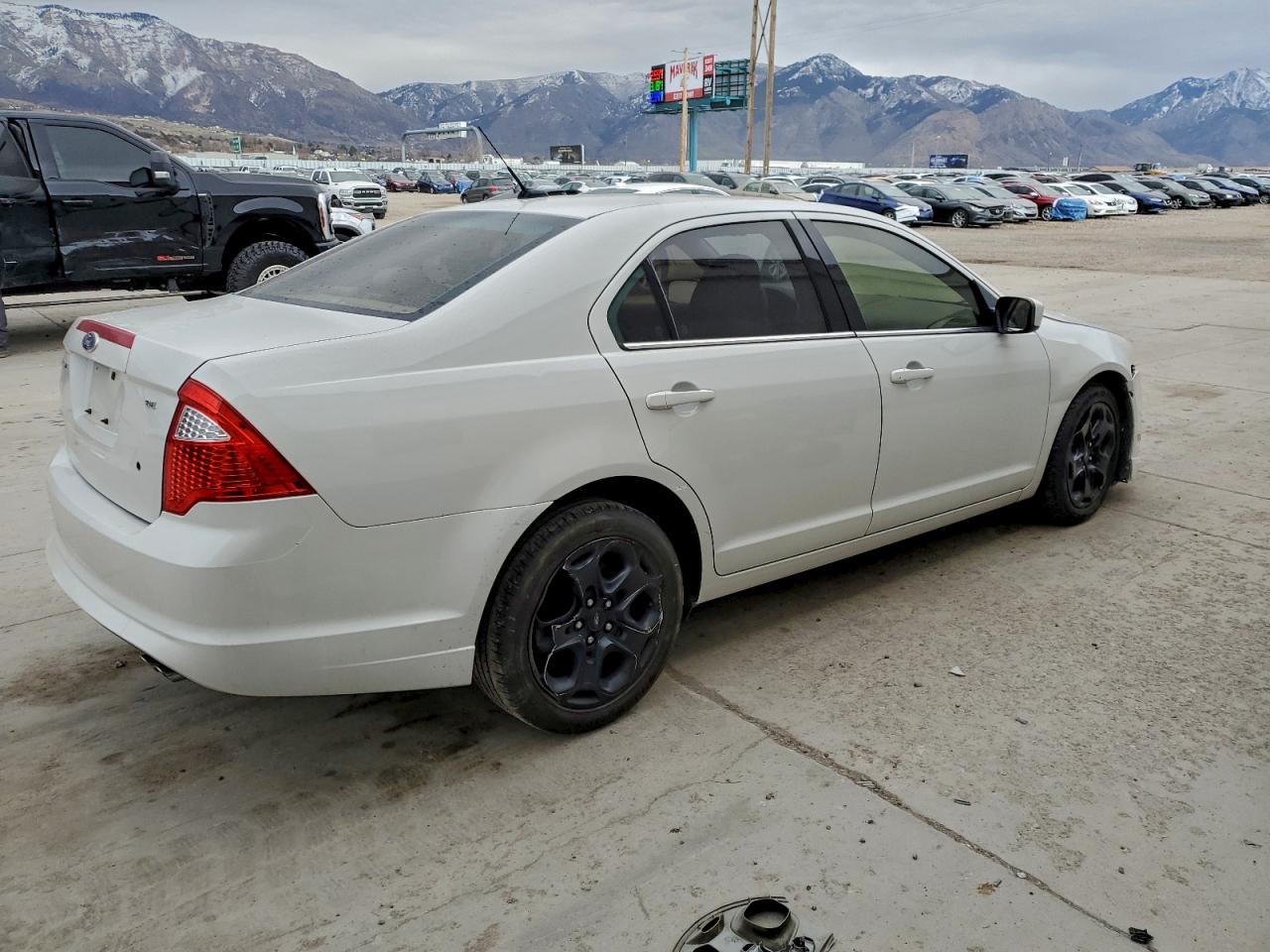 2010 FORD FUSION SE photo 3