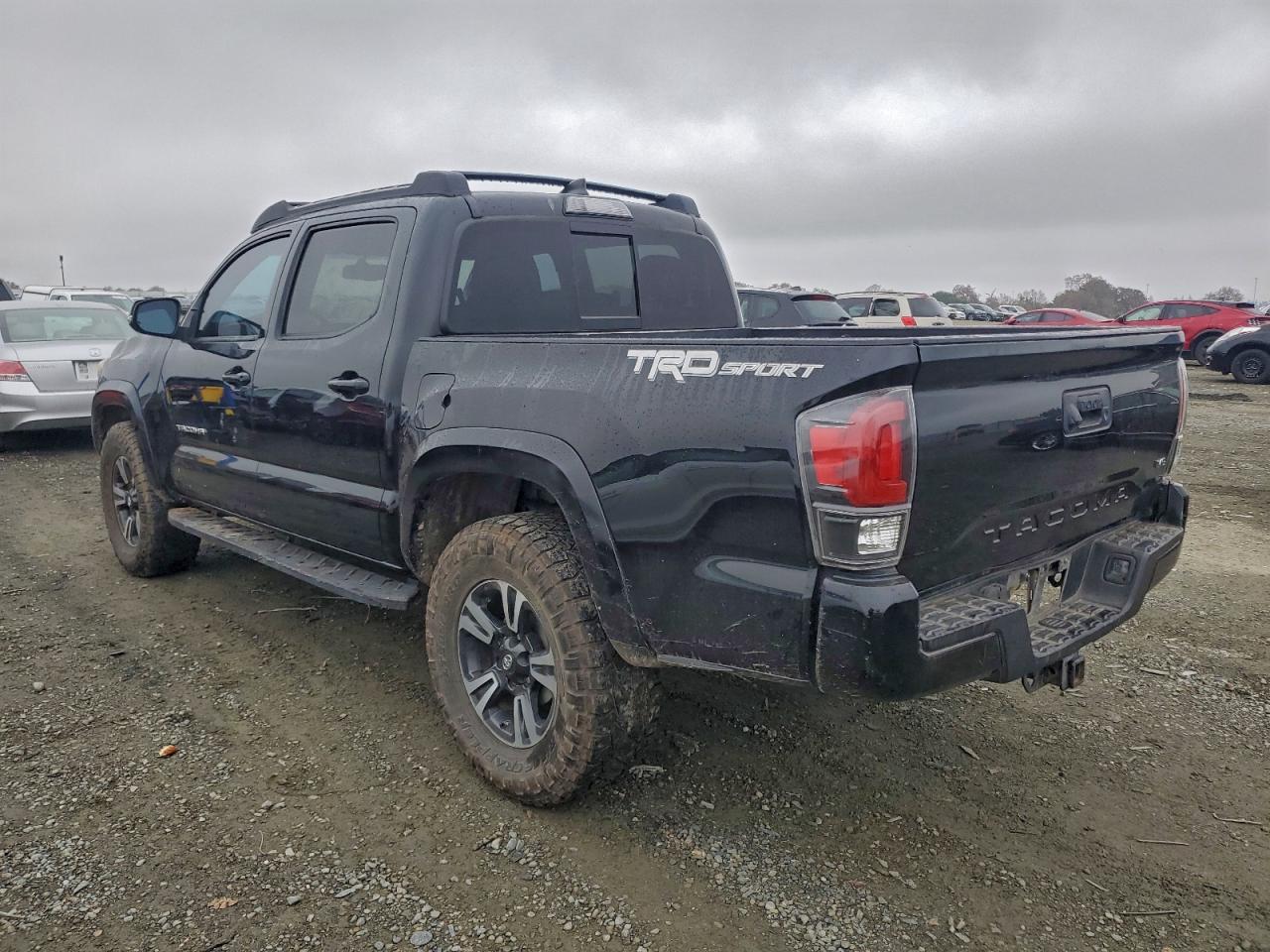 2017 TOYOTA TACOMA DOUBLE CAB photo 2