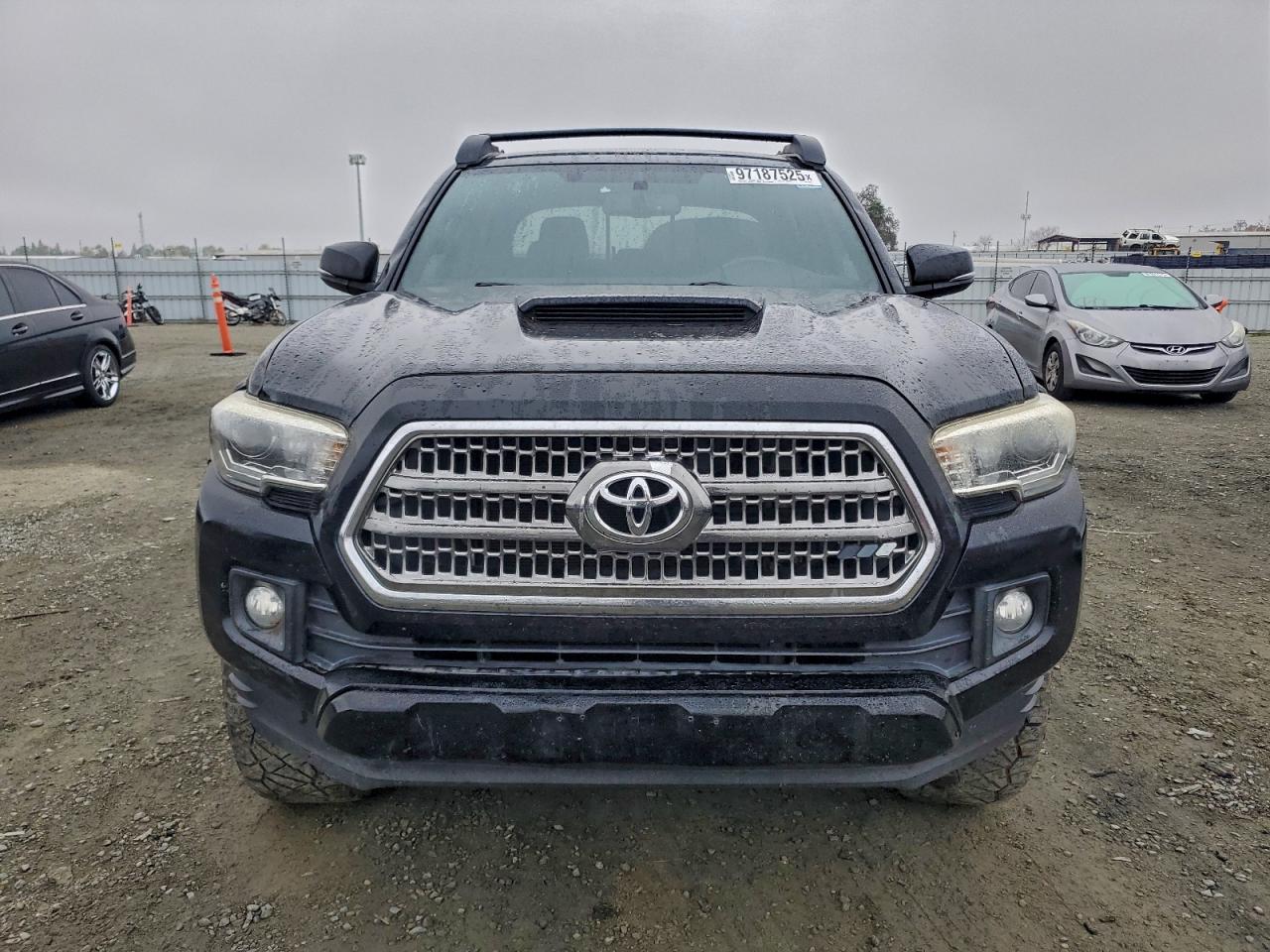 2017 TOYOTA TACOMA DOUBLE CAB photo 5