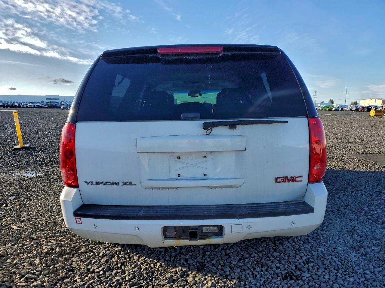 2007 GMC YUKON XL K1500 photo 6