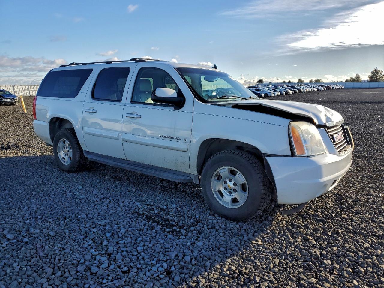 2007 GMC YUKON XL K1500 photo 4