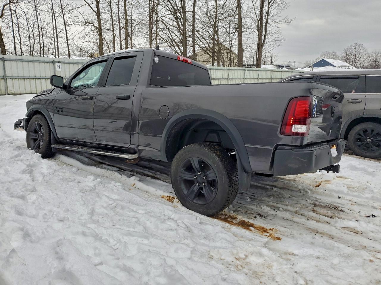 2021 RAM 1500 CLASSIC SLT photo 2