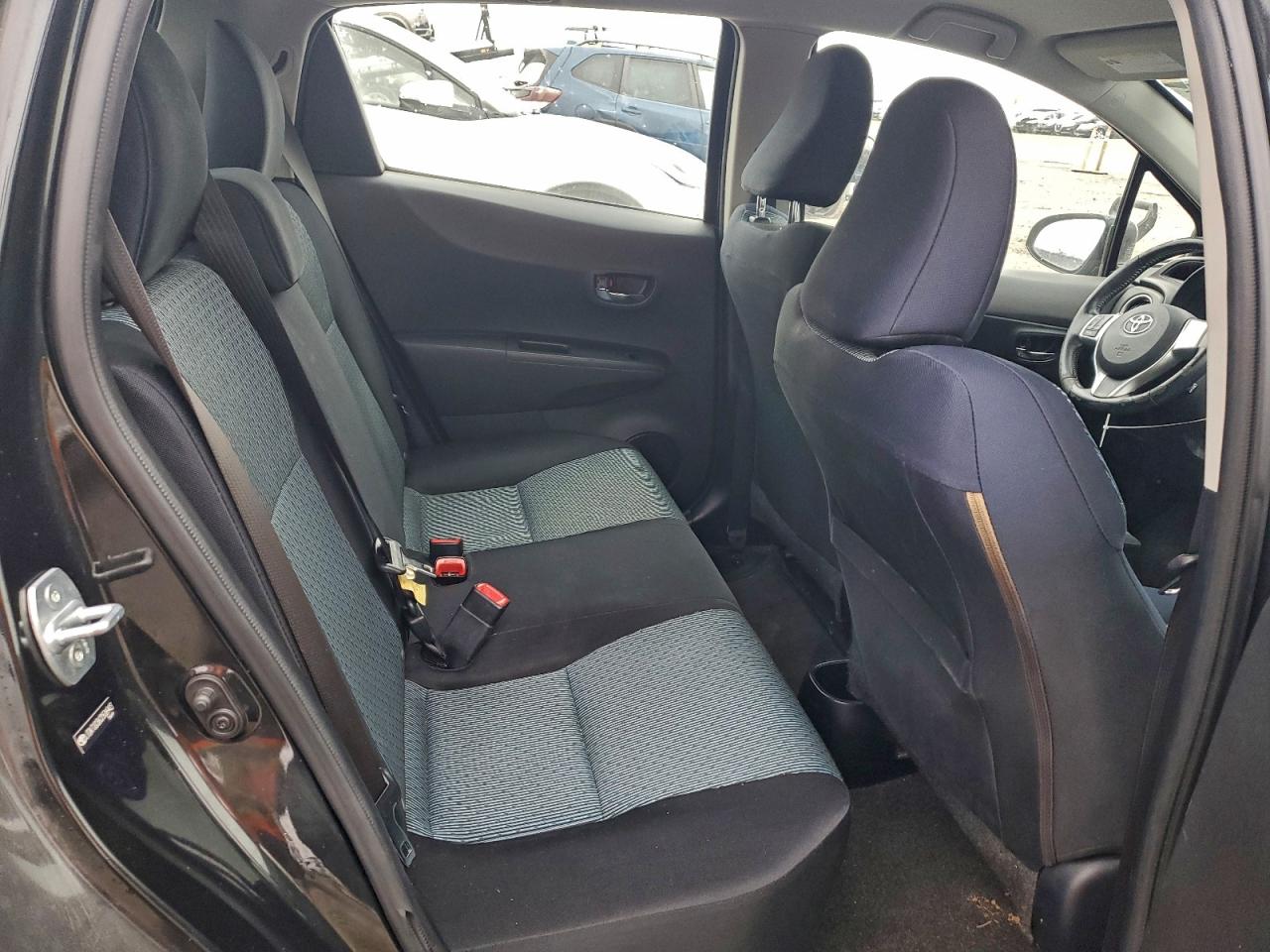 2012 TOYOTA YARIS photo 10