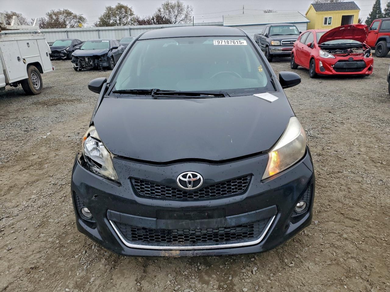2012 TOYOTA YARIS photo 5