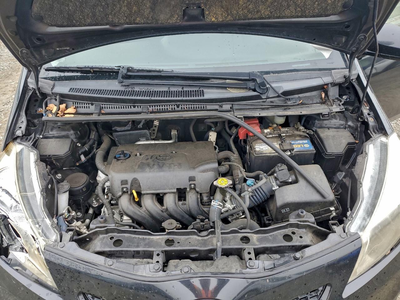 2012 TOYOTA YARIS photo 11