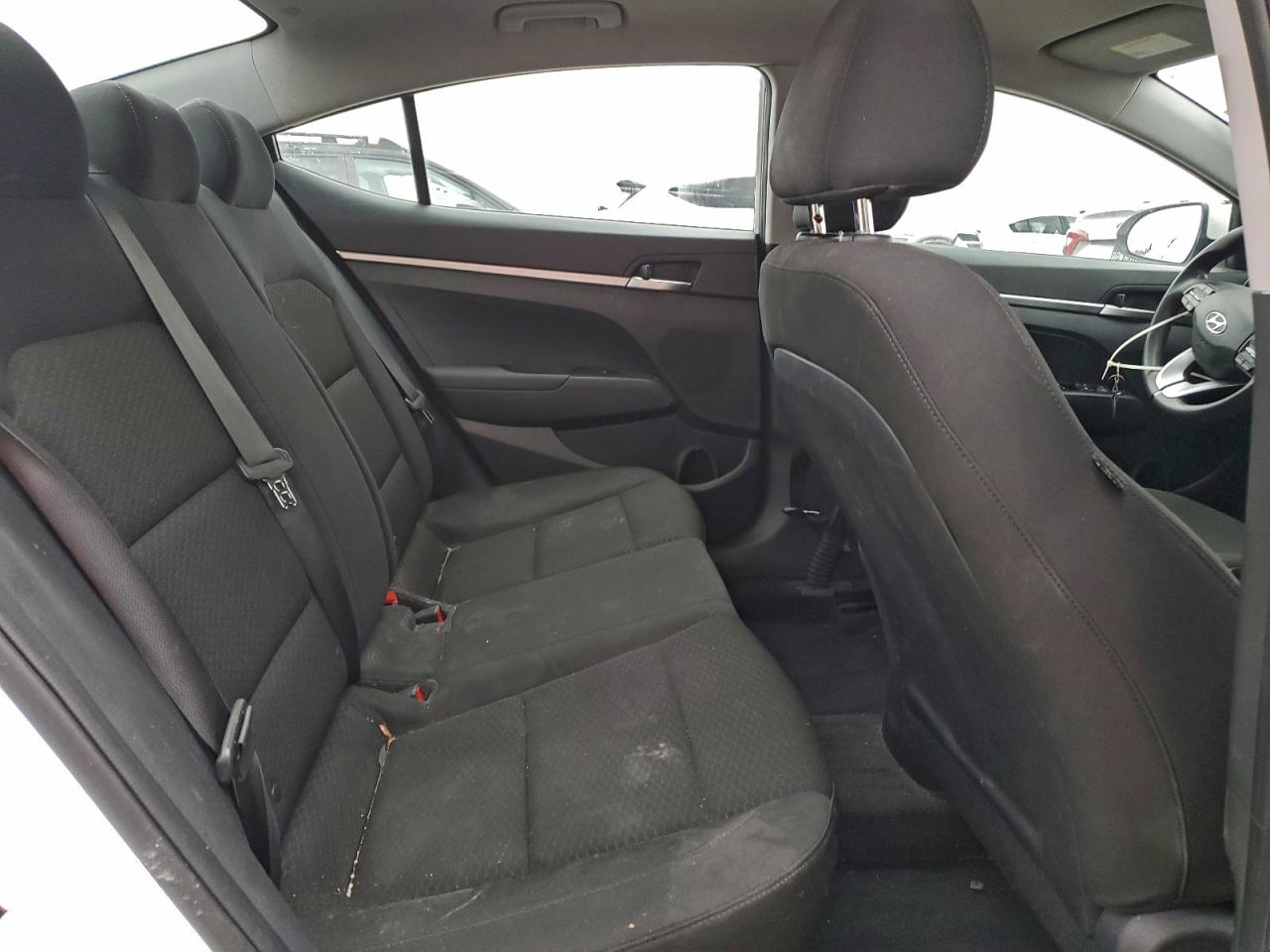 2020 HYUNDAI ELANTRA SE photo 10