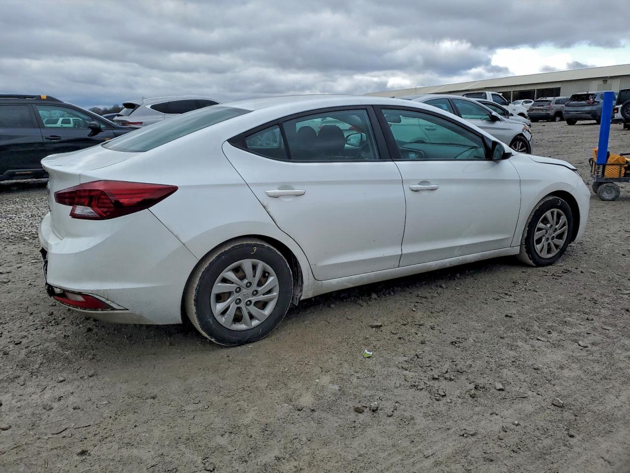 2020 HYUNDAI ELANTRA SE photo 3
