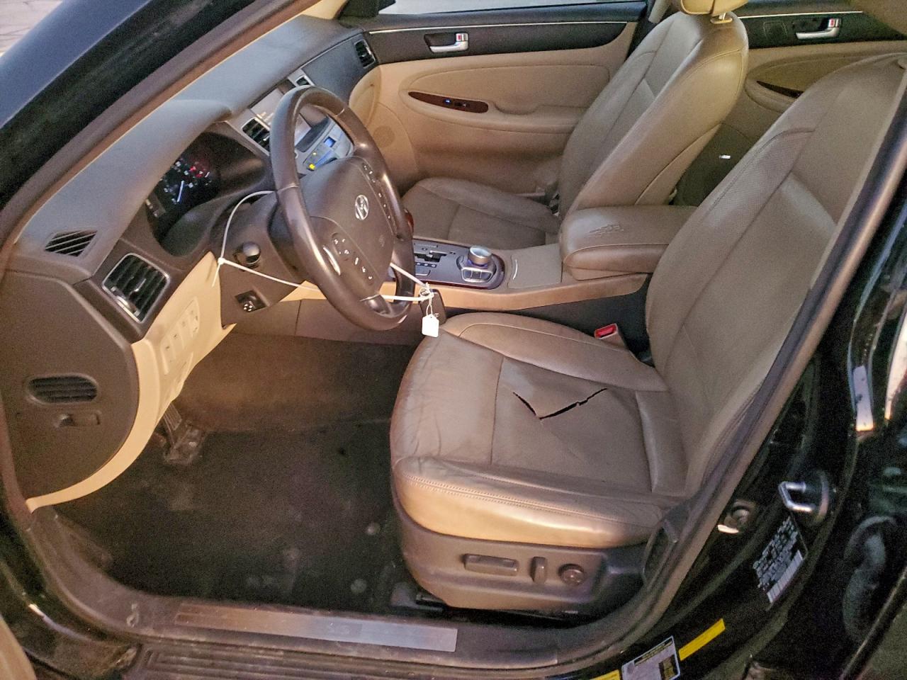 2012 HYUNDAI GENESIS 3.8L photo 13