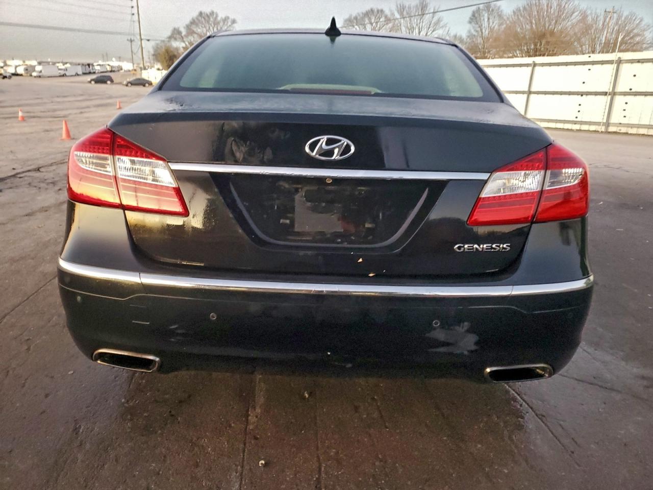 2012 HYUNDAI GENESIS 3.8L photo 11