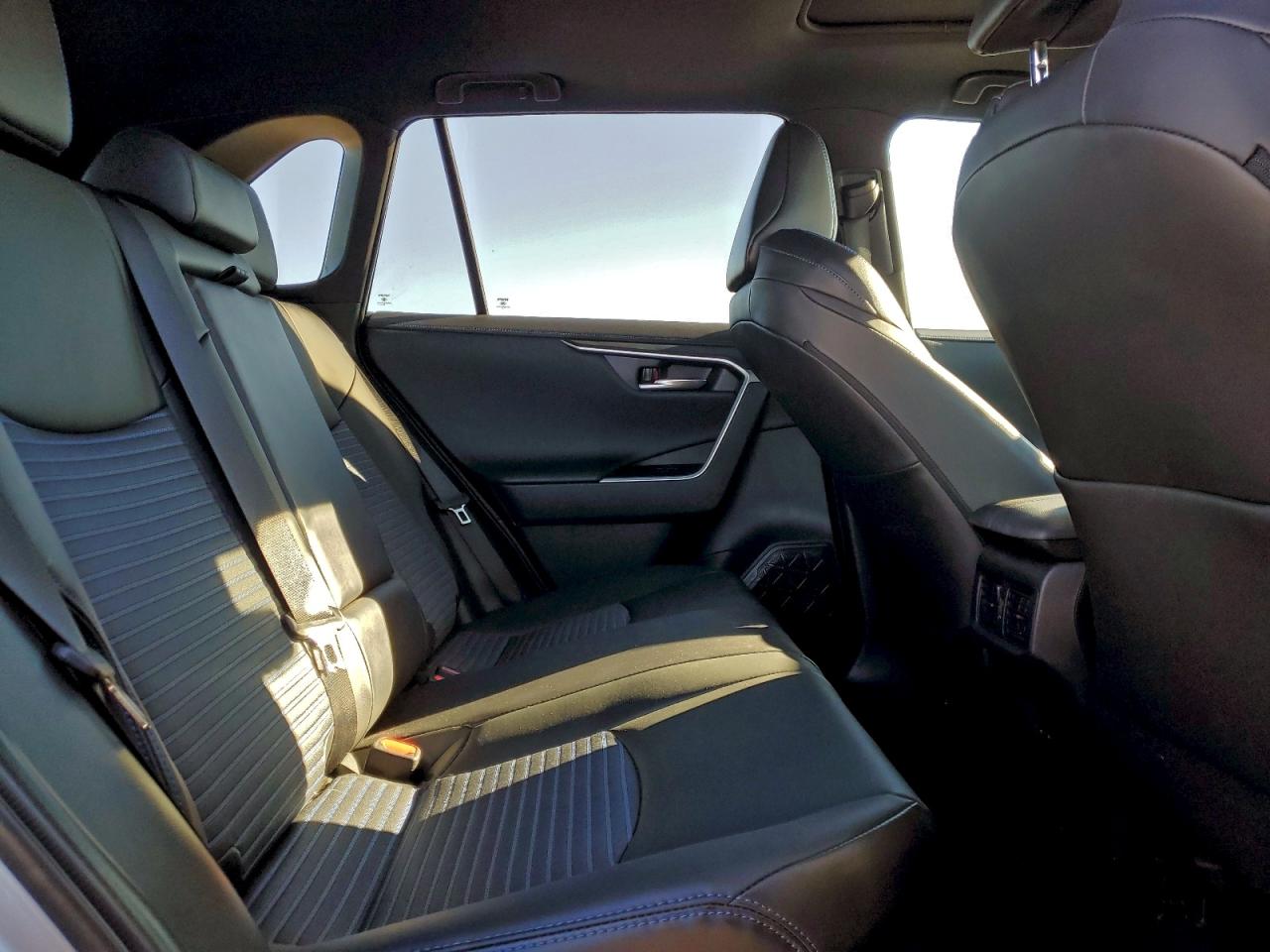 2024 TOYOTA RAV4 XSE photo 11