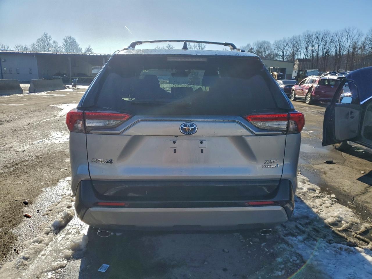 2024 TOYOTA RAV4 XSE photo 6