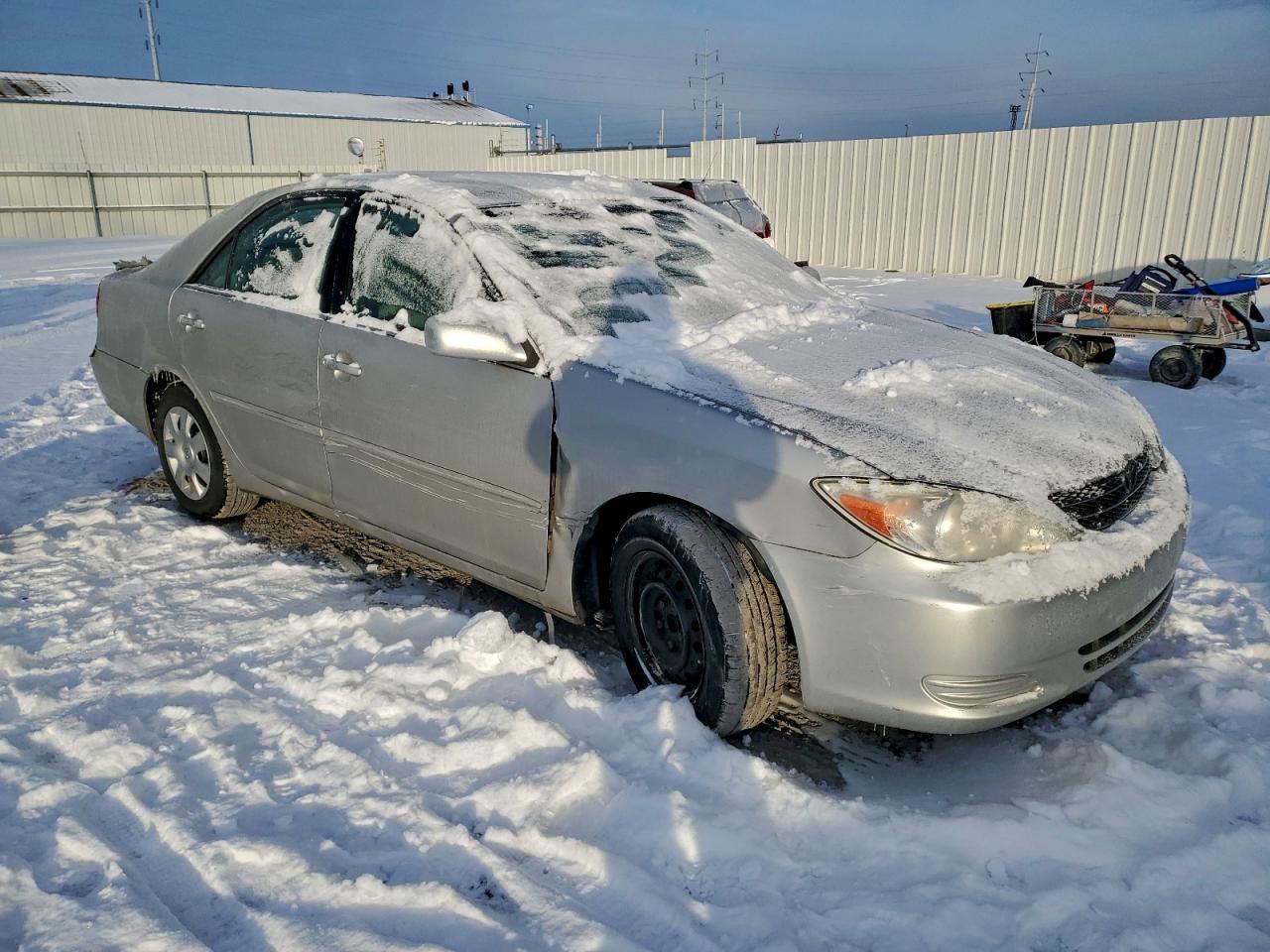 2004 TOYOTA CAMRY LE photo 4