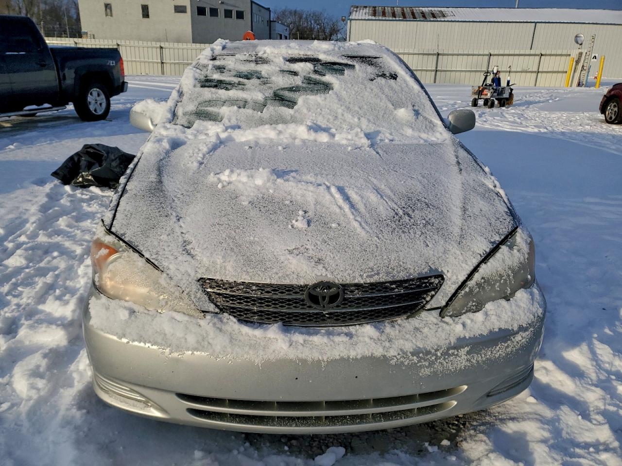 2004 TOYOTA CAMRY LE photo 5