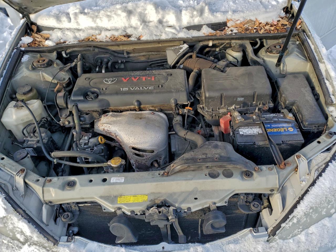 2004 TOYOTA CAMRY LE photo 11