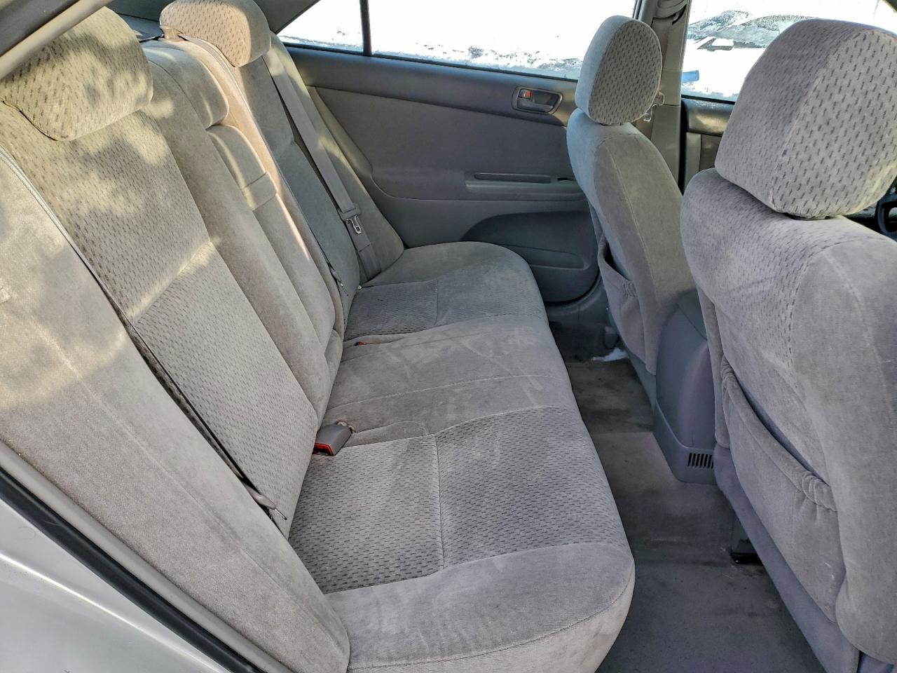 2004 TOYOTA CAMRY LE photo 10