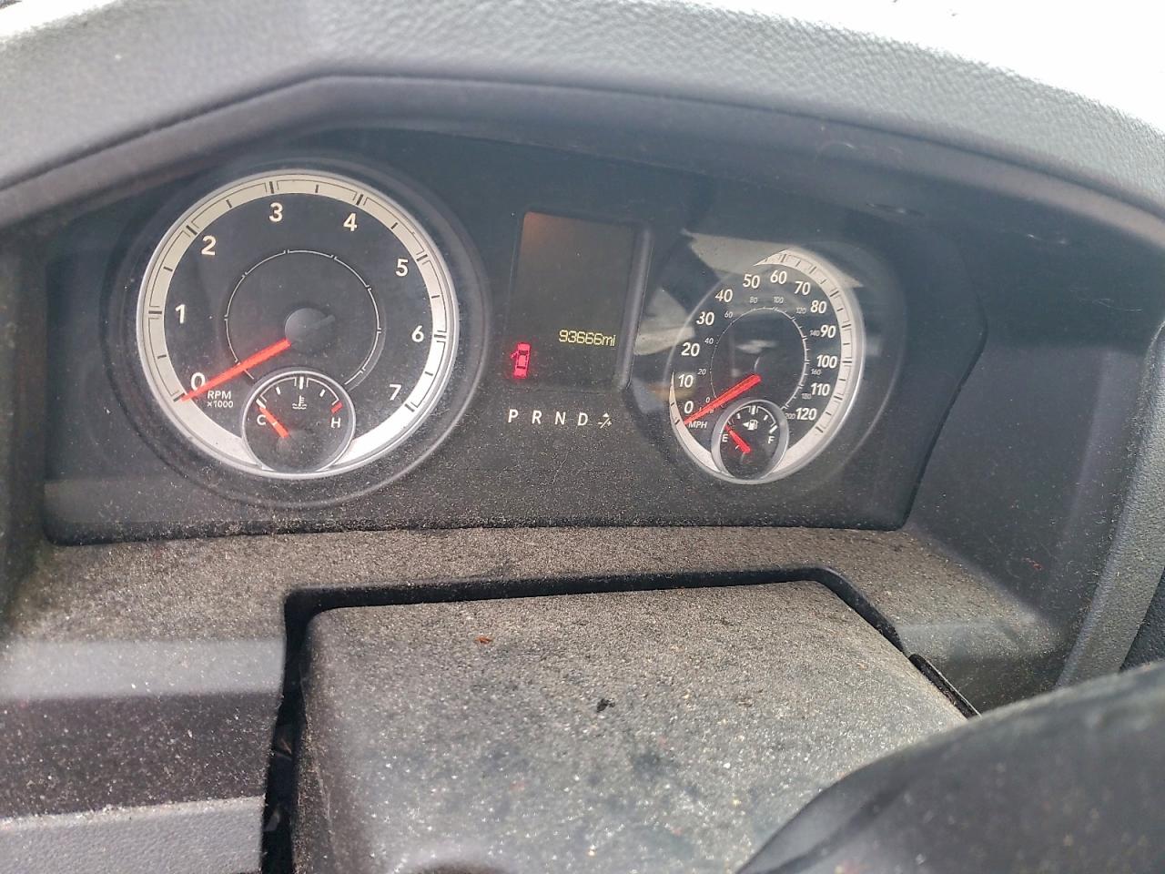 2013 RAM 1500 ST photo 9