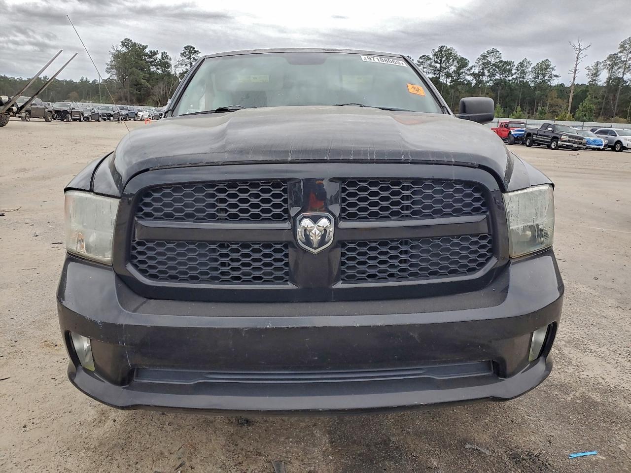 2013 RAM 1500 ST photo 5