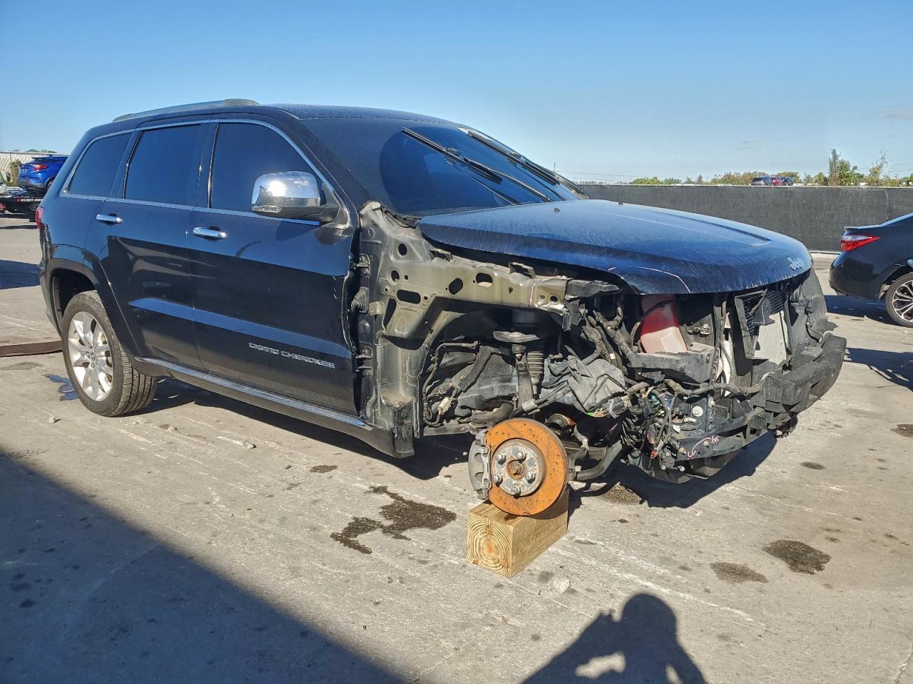 2014 JEEP GRAND CHEROKEE SUMMIT photo 4