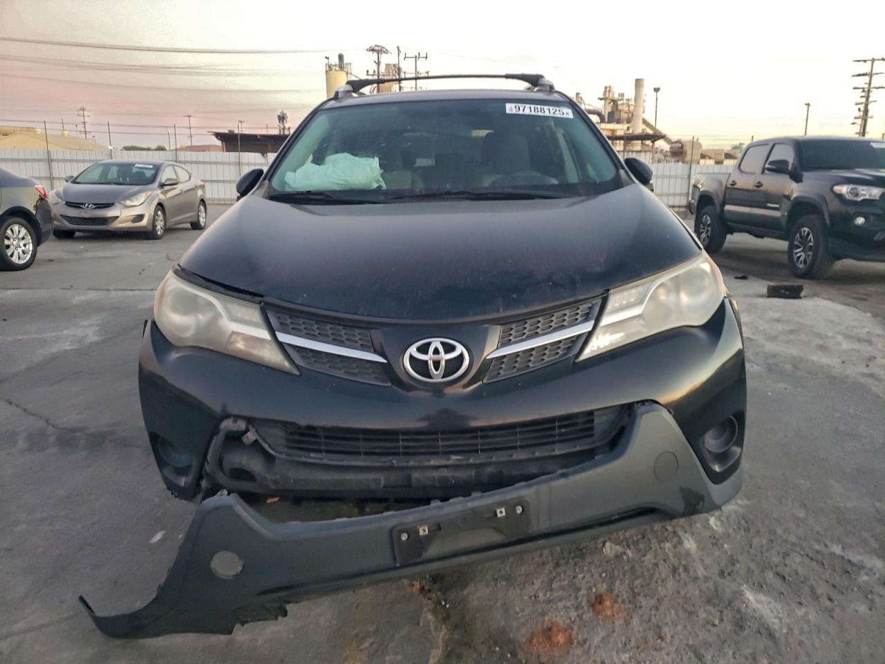 2014 TOYOTA RAV4 LE photo 5