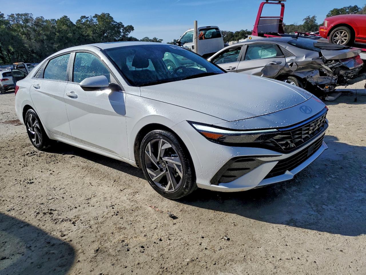 2025 HYUNDAI ELANTRA SEL photo 4
