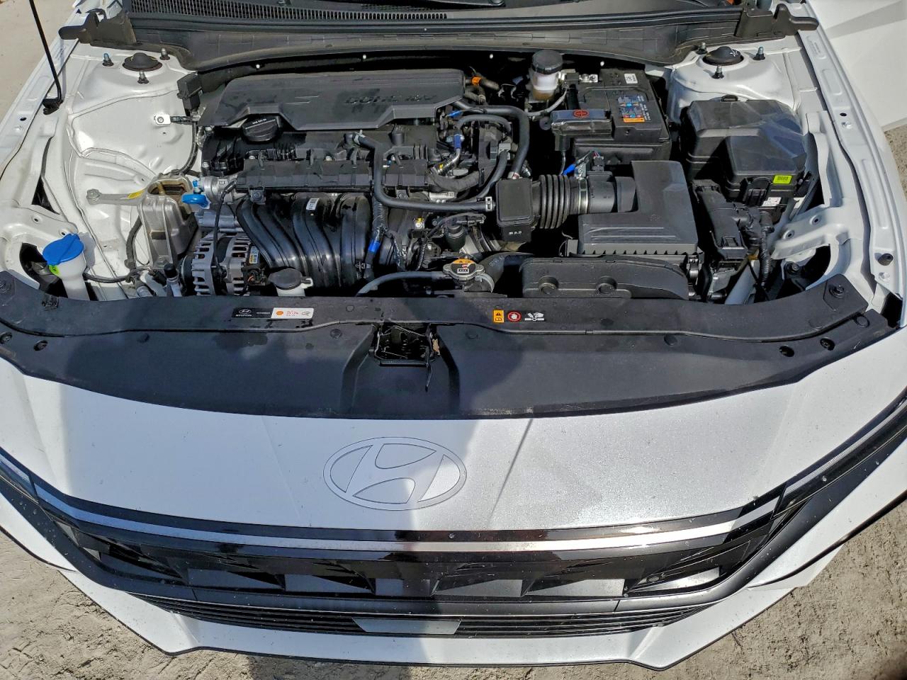 2025 HYUNDAI ELANTRA SEL photo 11