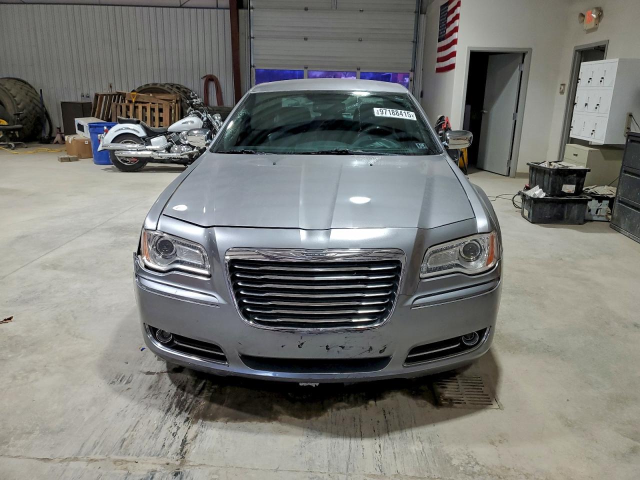 2013 CHRYSLER 300C photo 5