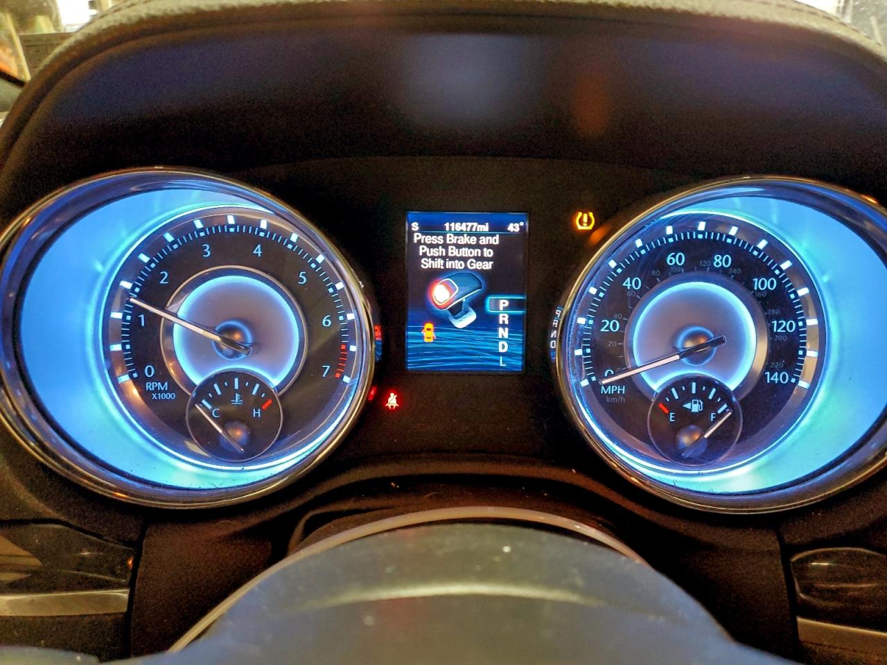 2013 CHRYSLER 300C photo 9