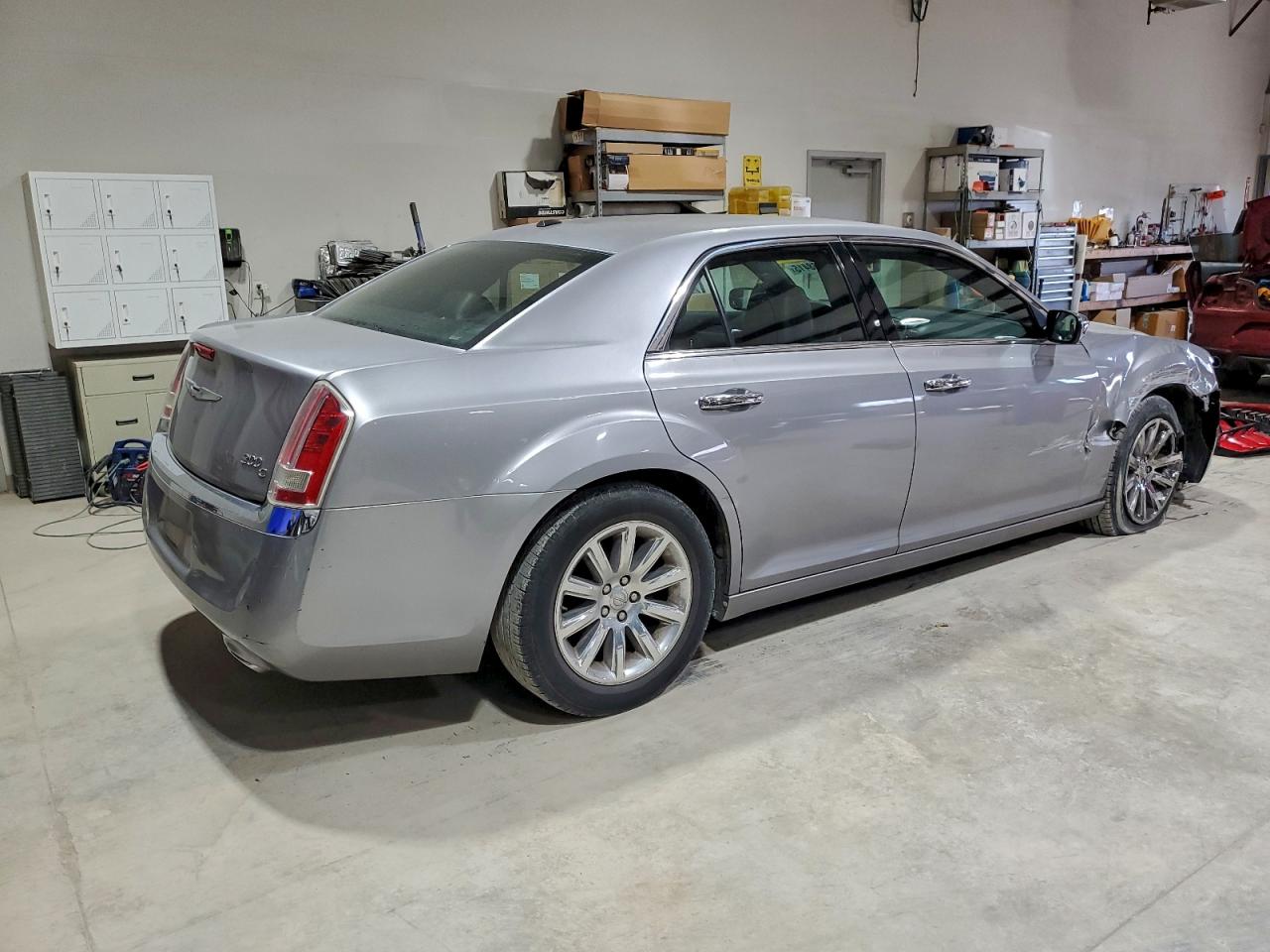 2013 CHRYSLER 300C photo 3