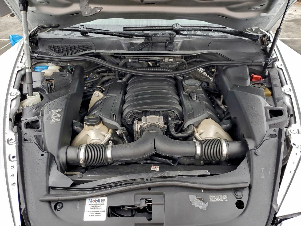 2011 PORSCHE CAYENNE S photo 12